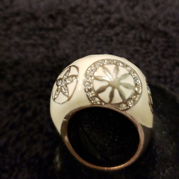 Ring - Picture 4 of 4